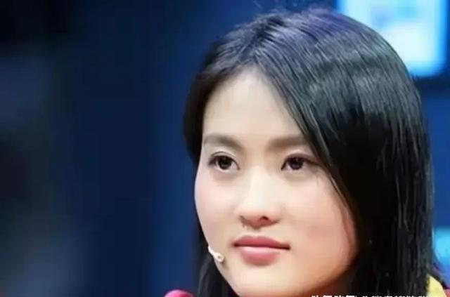 全红婵回应拥抱教练陈若琳时哭了